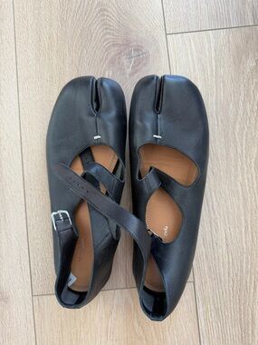 Maison Margiela Black Leather Split-Toe ballerina Flats